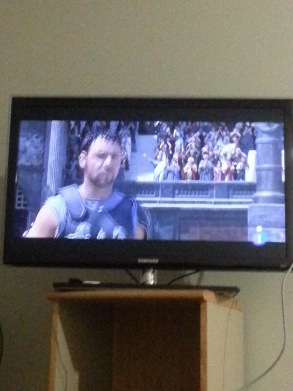 Sargogar's tweet photo. La mejor película del mundo mundial #Gladiator http://t.co/5YzUE1OBh4