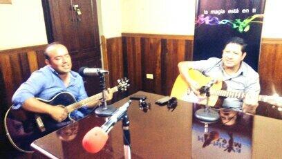 Viernes de música en vivo en #brujasalaire con Patricio Valarezo y Rubén Alvarado <a href="/hechicera889/">Radio La Hechicera</a> <a href="/kattyCoro/">Katty Coronel</a> <a href="/GabyCF28/">Gabriela Carrión</a>