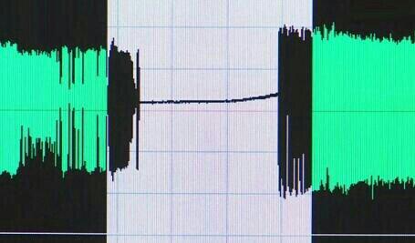 strong2012's tweet photo. 정말 우습지도 않습니다. 이 따위가 민주국가 입니까?
  조작에  거짓말 만하는 나라  진도VTS 교신, 사라진 2분 30초 http://t.co/tzLuLs38zw http://t.co/v5qvzuhA4W