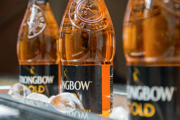 Strongbowgoldmx's tweet photo. ¡Salud por esta tarde! #Strongbow http://t.co/KsD1wK32Ch