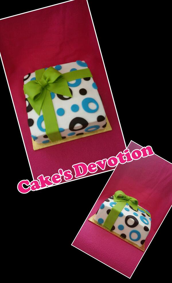 cakesdevotion's tweet image. Gift Cake!! pic-collage.com/_8e0NmBjh