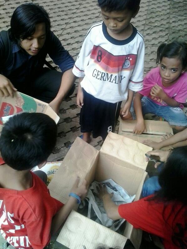 Anak anak dr Sahabat Anak lucu2 bgt seru main sm mereka <a href="/kuksafibUI/">KUKSA FIB UI</a> <a href="/kuktek_ui/">KUKTEK UI</a> <a href="/AksosBuTek2014/">Aksos Budaya-Teknik</a>