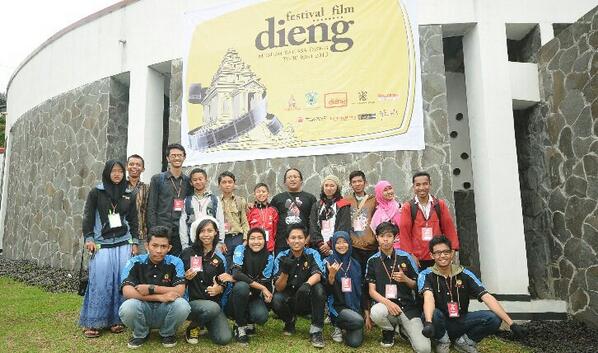 Siap2 ya kirimkan karya film mu ..