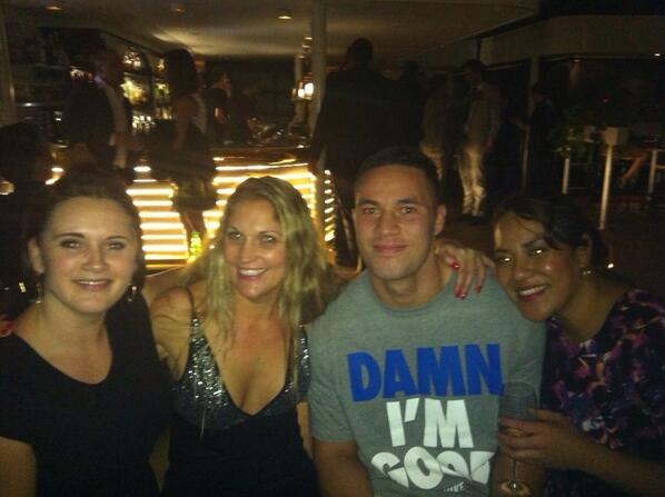 carlenalimmer's tweet image. Good luck Joe @joeboxerparker from the Duco girls - we're all so proud of your courage and integrity #smashembro