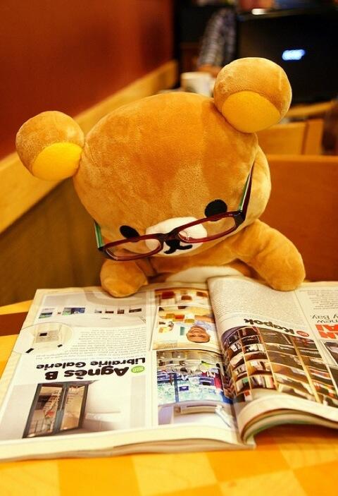 _rilakkuma_bot's tweet photo. たまには真剣にお勉強・・・と見せかけて、雑誌読んでるっクマw https://t.co/CjygjcrzAv #リラックマ