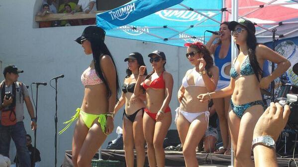 fffavela's tweet photo. Más del Bikini Contest en la #MegaBeachParty de la #SemanadelaMoto2014 #Mazatlán #Sinaloa http://t.co/z8SbJBow3G