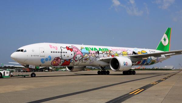 FilmChica07's tweet image. This may be cute but seriously in this day &amp;amp; age who the f would fly #hellokitty airlines!? #flightsecurity