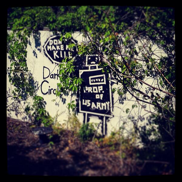 cannedhiss's tweet image. I don&apos;t know who will ever see this, but, I&apos;m glad I did. #graffiti #Charleston #sadrobot