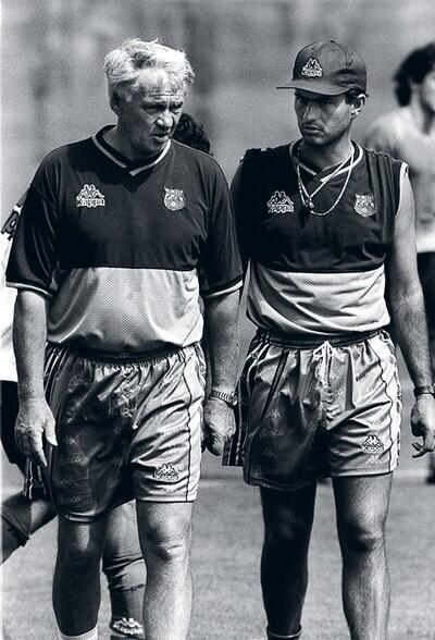 Sir_BobbyRobson's tweet photo. Bobby Robson with Jose Mourinho at Barcelona #FCB http://t.co/YYJFiBpGhW