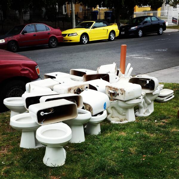 Dangerous_Slez's tweet photo. #toilethumor #dangerouslysleazy # potty training http://t.co/1FRk0w0cax