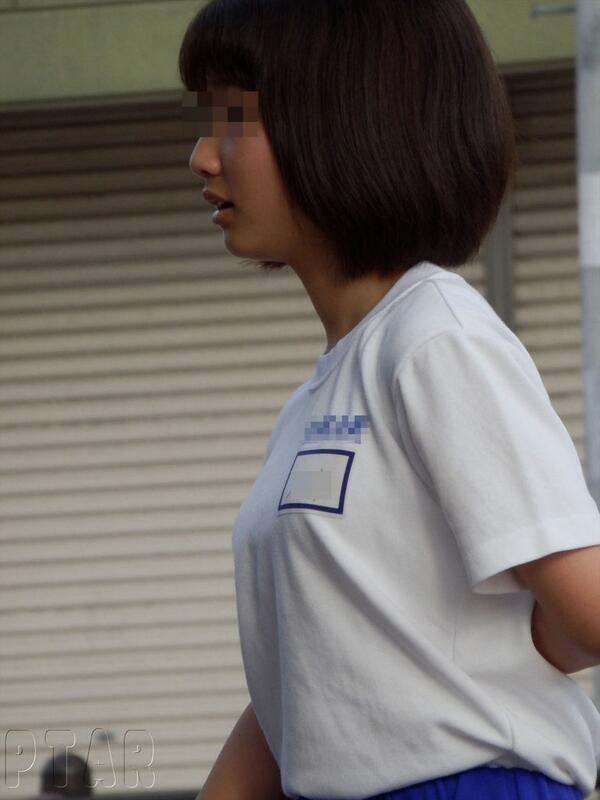 女子小学生 ふくらみ  / X