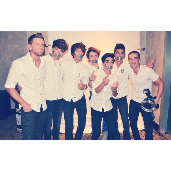 CD9's tweet photo. We had an awesome time. Thanks @bouska @JeffParshley @NOH8Campaign for the pic. #NOH8Worldwide #NOH8MX http://t.co/vpUoOL8Cpl