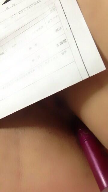 mariri2014's tweet photo. アナルにマスカラを突っ込みながら、住民票と一緒に写しました。  もっとはっき���写ったものを送ったら、脅され性奴隷にしていただけるかしら…。流石にネットに載せる勇気はないけれど…。リツイートしていただけると喜びます http://t.co/i17vwdv5Tc