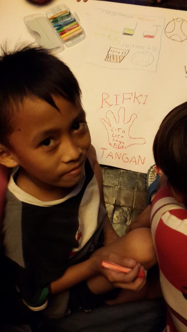 Rifki (cita-cita saya pilot) 😊 <a href="/AksosBuTek2014/">Aksos Budaya-Teknik</a> <a href="/kuksafibUI/">KUKSA FIB UI</a>