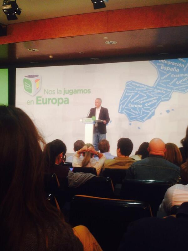 NNGGAlcalaRio's tweet photo. Interviene Javier Arenas, Vicesecretario @PPopular #noslajugamosenEuropa http://t.co/jbU369HDaW