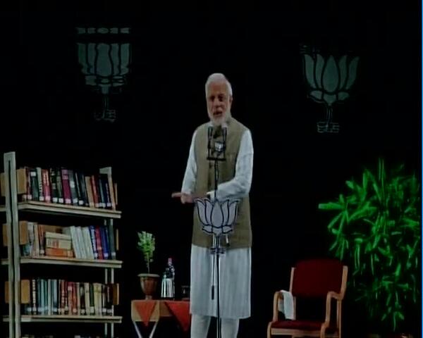IamAdvRizvi's tweet image. &quot;@ANI_news: Delhi: Narendra Modi addresses supporters using 3D technology http://t.co/DjTUybALHx&quot; #ModiKiAdalat #ModiSendMeToPak fake Pheko