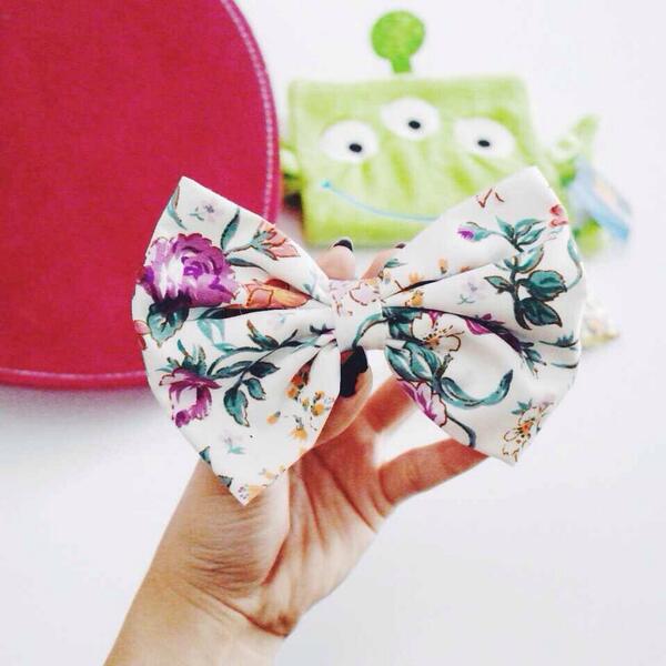 SacsetChaussure's tweet photo. pita ala tumblr. bigsize! kode : purple floral. price : 20.000. mau? langsung line ya ! http://t.co/l9Lvm5aYaP