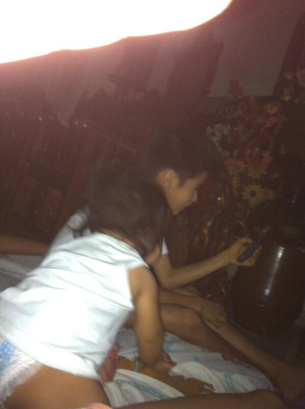 joshoriginalm's tweet photo. Hehe watching tv http://t.co/JLUnk9bfjn