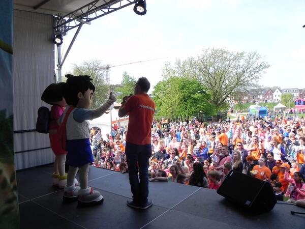 Was net al lekker druk bij Dora &amp; Diëgo #Parkpret #Waddinxveen. straks om 13.30 uur meet &amp; greet