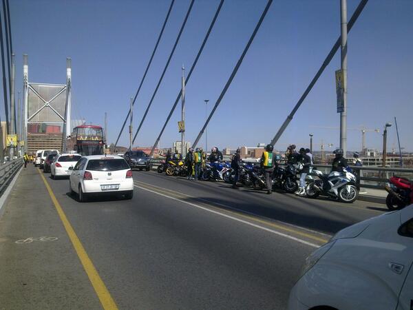 GautengANC's tweet photo. Convoy now on Nelson Mandela Bridge #ANCYouthFestival #InnesFreePark #ANClovesGP #ANCmakesGPbetter http://t.co/vDnVjCXHAE