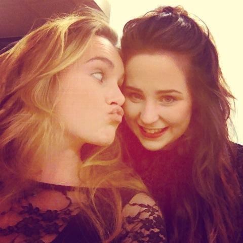 zoe_Gjackson's tweet photo. CAN'T WAIT @BethanLuisa #tomorrow #reunited #unibesty http://t.co/O0QM1V3S9Y
