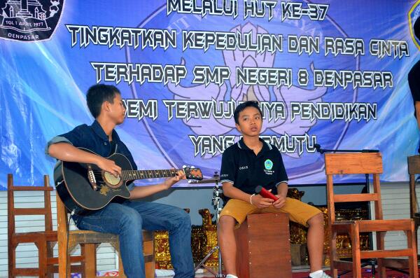 Cieh..., yang tukaran alat jangan tegang dong <a href="/Arya_Surya_/">Arya Surya Nugraha</a> <a href="/Krisnaary96/">Krisna Ary</a>