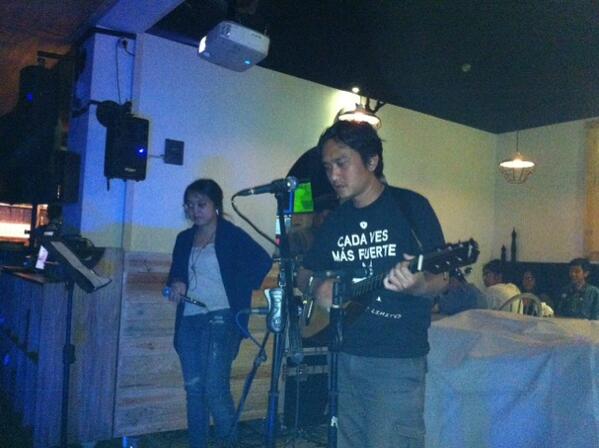 Nah skg <a href="/ajiegergaji/">Ajie Gergaji</a> from <a href="/themiloband/">Themilo</a> lg maen. Opening act nya bawain nirvana. Syahduh nyaa..