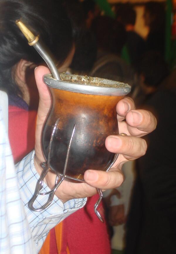 Para comenzar la mañana, saliendo a pasear, un gran amigo y compañero de viajes: el #mate. Compartimos una vuelta.