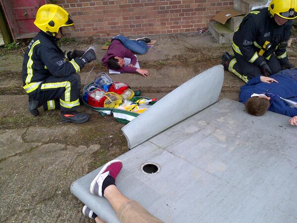 LondonFire's tweet image. We're giving first aid before @ldnambulance arrive. This is not really happening just us training #emergencyexercise