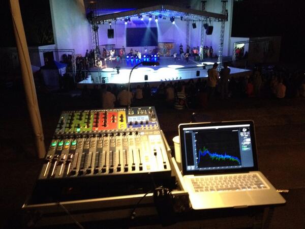 DJSOUNDCA's tweet image. Todo listo para Dam 2014, @GrupoIMPETU @soyimpetu @ImpetuTV @djsolorzano @Clauchaffy