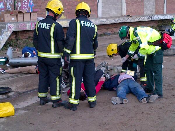 LondonFire's tweet image. Over 100 'casualties' are on site played by actors from @AIA_global &amp;amp; a local paramedic course #emergencyexercise