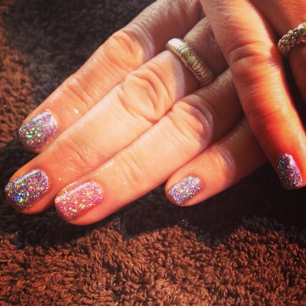 UpTooScratch's tweet image. #cnd #shellac Holographic Rockstars #nailart #naildesign #notd #nails #manicure #guildford #surrey