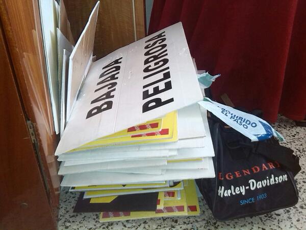 TrailCastril's tweet photo. Ya tenemos preparada la cartelería para señalizar la carrera @TrailCastril http://t.co/BciGmxXHRr