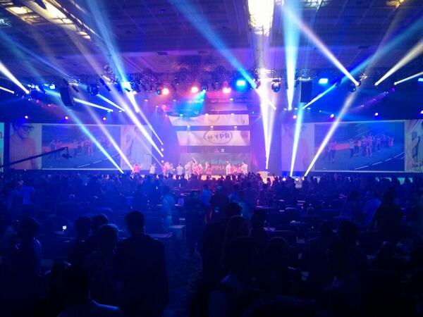 rbamm's tweet photo. Sjukt drag i Vegas! http://t.co/0ccUGUWd7M