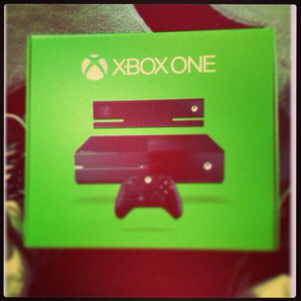 MrTrianglezz's tweet photo. Anybody Have Xbox One?? http://t.co/CoIodGk22J