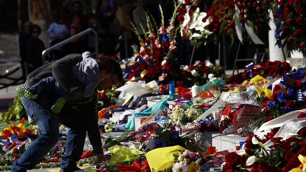FIFAcom's tweet photo. PHOTOS: Football pays tribute to former @FCBarcelona coach Tito Vilanova - http://t.co/eMd2fgfjt9 #RIPTito http://t.co/Y1VzSz4Z9S