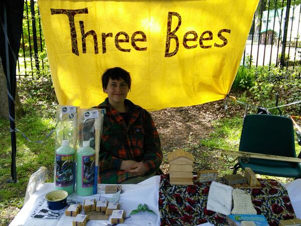 green_chorlton's tweet photo. Lovely day for our favourite #chorlton festival @greenhappening is buzzing! (Sorry couldn't resist) @ThreeBeesCoop http://t.co/IF5uBB4jRU