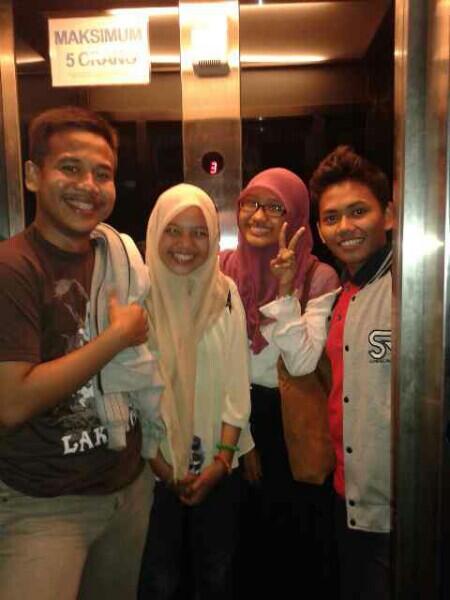 alviangkasih's tweet photo. Thank's for today. Ini baru namanya perayaan abis UTS. Sayang kalian semua. :* @windysila @ediapriyantoo and arif http://t.co/I0pfElFs2d