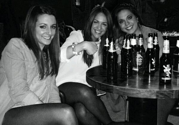 YOLANDAMENACANO's tweet photo. Porque estas noches..son las que cuentan!!!#misamores :) http://t.co/bdRo6zLs3A