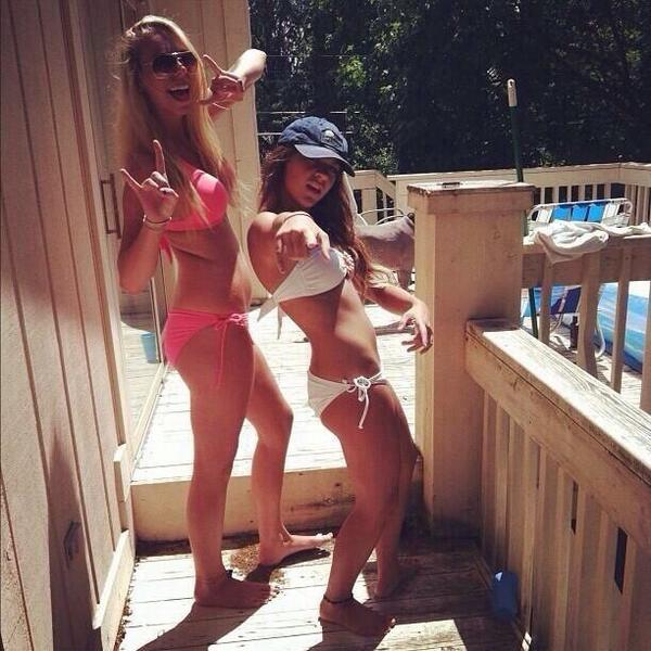 BitchItsMel's tweet image. 