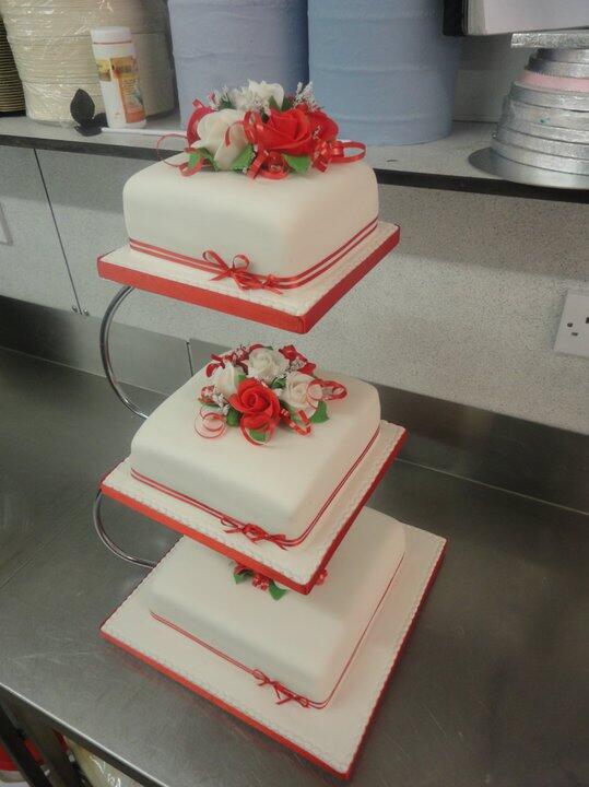 BOEWeddings's tweet photo. CAKE OF THE WEEK enjoy everyone! #boeweddings #weddingcakes http://t.co/6OE8mbp1uO