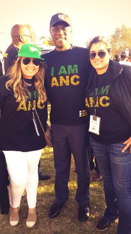GautengANC's tweet photo. Provincial chair Cde @PaulMashatile flanked by 2 of our @ANCGPDivas #ANCinnesFREEpark #ANCYouthFestival #ANClovesGP http://t.co/EkcitxmY4O