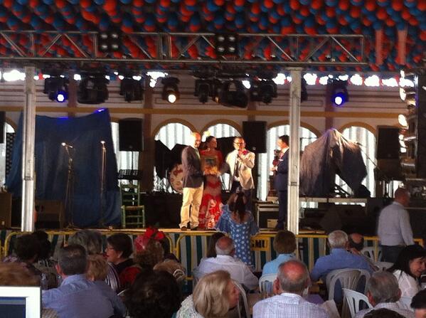 YoDroidSolution's tweet image. Y el Premio de la Caseta Mejor Engalanada es para La Canallesca!! Enhorabuena!!! Qué Caseta más bonita!!Olé