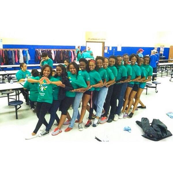 Working with #ComcastCares this morning! #ΔΣΘ #Service ❤️🐘