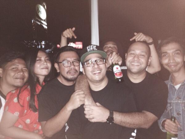 Good luck ket!! RT <a href="/alex_kaunang/">alexander kaunang</a>: Ferwell keket.. All the beat bro!!