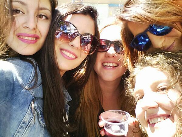 MaaMartaa's tweet photo. Entierro de la sardina con mis niñas @HelenaMayhew @Adrianaponche @cristinapliego1 http://t.co/MlCK4u1v4a