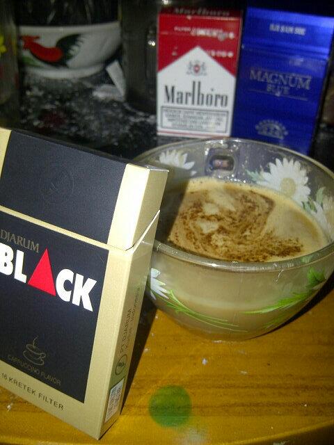 "@aldysk8punk: Segelas capuccino dan sebungkus capuccino everynight :9 "