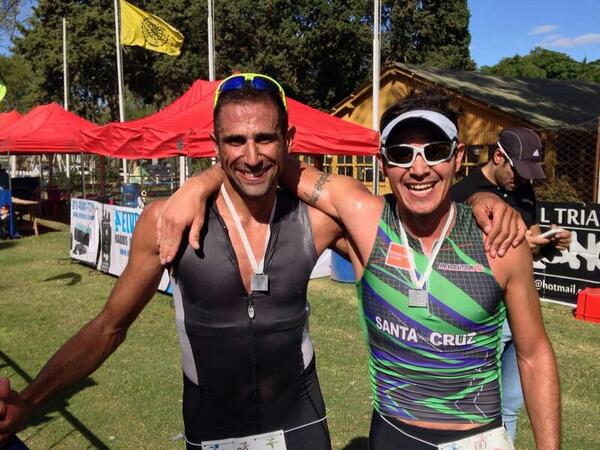 crhis_ironman's tweet photo. Se termino la temporada de #triatlon podio !!! @MatiasMedici 2 @crhis_ironman  3 @agMartillo  #leiman #chascomus http://t.co/JZILq0gcGj