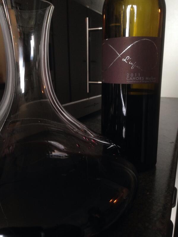 yonggook's tweet image. 강한 와인이 우아할 수도 있다는 것을 까오르 와인이 보여준다