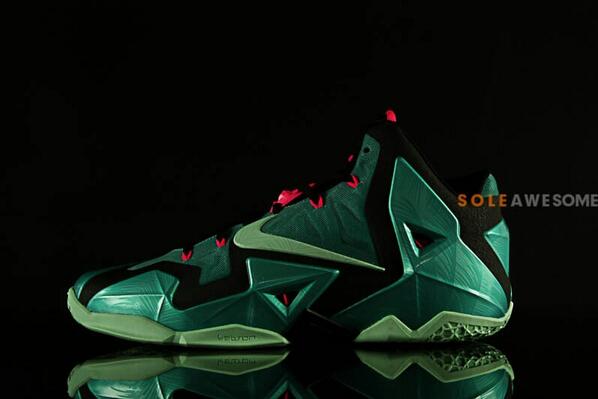 ltdbigshug's tweet photo. Nike Lebron 11 - South Beach  release on 06/21/2014 for $200 via http://t.co/TH0Q4M3x35 #KoFapp http://t.co/s3deRRPpUV